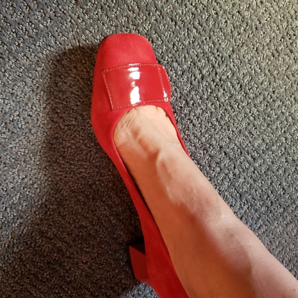 Red pumps - Picture 8 of 8